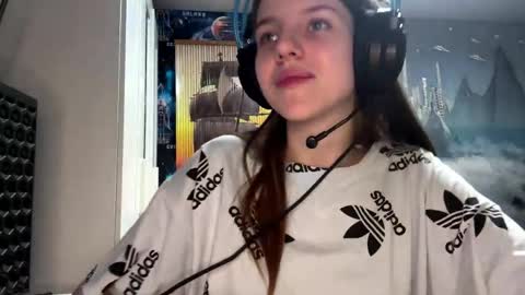 Snapshot of melonygriffen chatting on 04.18.26 Hi Im Aria 18 years old online show from 04.18.26