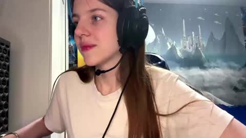 Snapshot of melonygriffen chatting on 04.19.26 Hi Im Aria 18 years old online show from 04.19.26