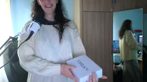 Snapshot of memisecrets chatting on 03.12.26 Megumi Aina online show from 03.12.26