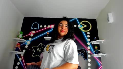 Snapshot of memphiswilliams chatting on 03.10.25 Memphis Williams online show from 03.10.25