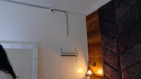 Snapshot of memphiswilliams chatting on 12.01.25 Memphis Williams online show from 12.01.25