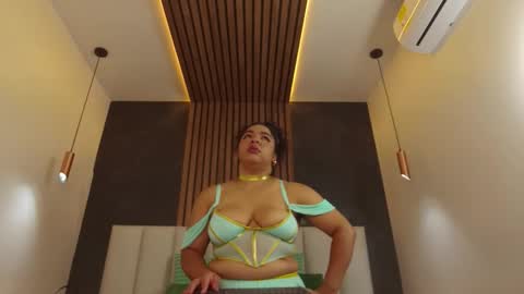 Snapshot of memphiswilliams chatting on 12.05.25 Memphis Williams online show from 12.05.25