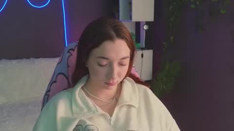 Snapshot of mencialo chatting on 09.18.25 Mencialo online show from 09.18.25