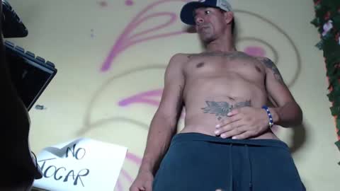 Snapshot of mensexydick20 chatting on 03.10.25 big brown online show from 03.10.25