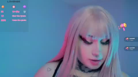 Snapshot of meow_boo chatting on 06.14.26 Aruz online show from 06.14.26