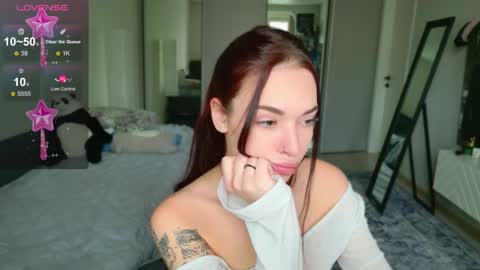 Snapshot of meow_moore chatting on 05.05.26 Megan online show from 05.05.26