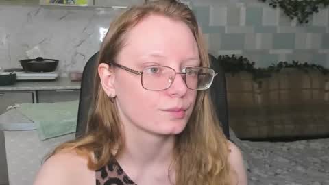 Snapshot of meowcr chatting on 11.06.25 meowcr online show from 11.06.25