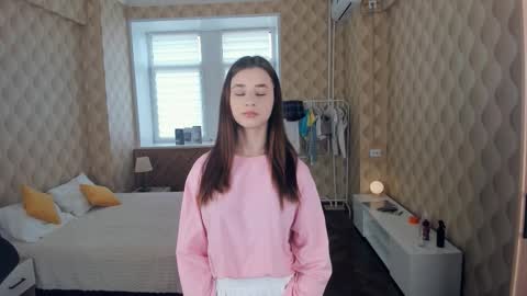 Julie online show from 10.08.25