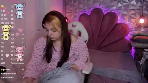    online show from 03.04.25