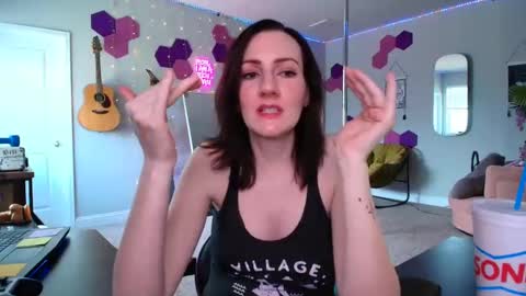 Snapshot of meredithbae chatting on 09.20.25 Meredith Bae online show from 09.20.25