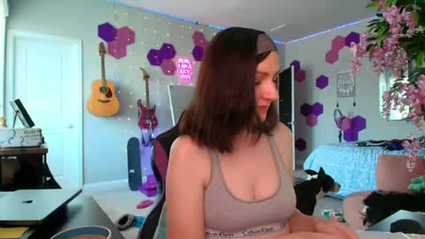 Snapshot of meredithbae chatting on 07.06.26 Meredith Bae online show from 07.06.26