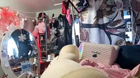 Snapshot of merelyalover chatting on 02.26.25 gurlnips online show from 02.26.25