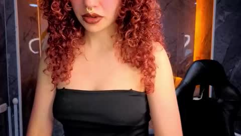 Snapshot of merida_b chatting on 12.03.25 merida_b online show from 12.03.25