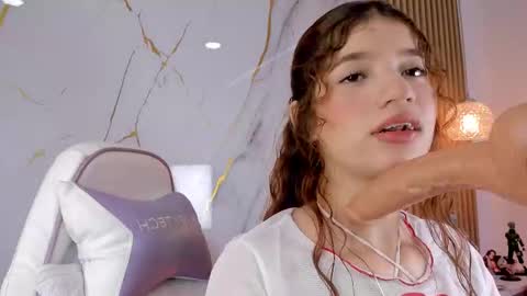 Snapshot of meridacute_ chatting on 10.23.25 meridacute_ online show from 10.23.25