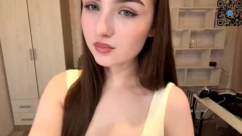 Snapshot of meridethvilca chatting on 10.19.25 Rina online show from 10.19.25