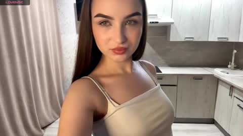 Snapshot of meridethvilca chatting on 10.26.25 Rina online show from 10.26.25