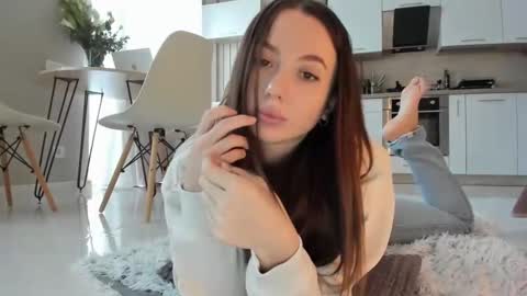 Snapshot of meryfoxxx chatting on 12.17.24 meryfoxxx online show from 12.17.24