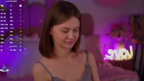 Snapshot of merylew chatting on 07.17.26 Anna online show from 07.17.26