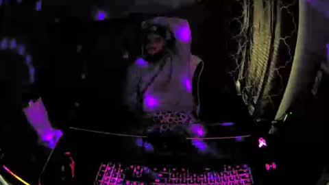 mesmereyes online show from 12.28.24