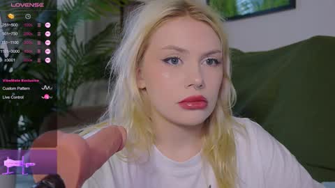 Snapshot of meukotis chatting on 09.29.25 Stella online show from 09.29.25