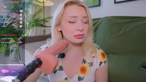 Snapshot of meukotis chatting on 10.03.25 Stella online show from 10.03.25