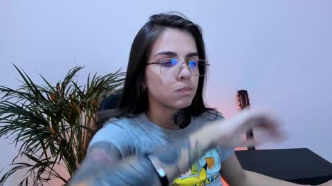 Snapshot of meurief chatting on 01.25.25 Meurif online show from 01.25.25