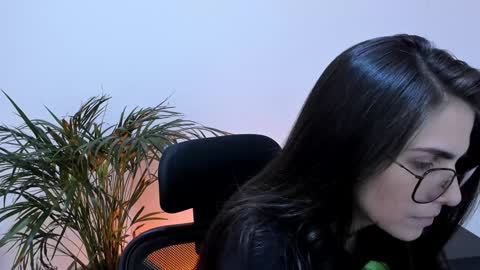 Snapshot of meurief chatting on 01.26.25 Meurif online show from 01.26.25