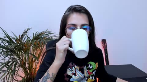 Snapshot of meurief chatting on 01.28.25 Meurif online show from 01.28.25