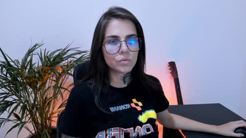 Snapshot of meurief chatting on 01.30.25 Meurif online show from 01.30.25