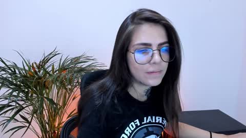 Snapshot of meurief chatting on 02.04.25 Meurif online show from 02.04.25