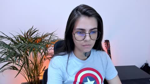 Snapshot of meurief chatting on 02.08.25 Meurif online show from 02.08.25