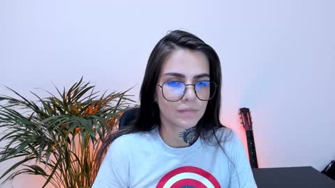 Snapshot of meurief chatting on 02.08.25 Meurif online show from 02.08.25