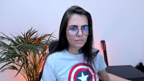 Snapshot of meurief chatting on 02.08.25 Meurif online show from 02.08.25