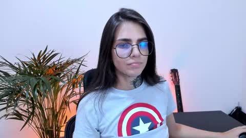 Snapshot of meurief chatting on 02.09.25 Meurif online show from 02.09.25