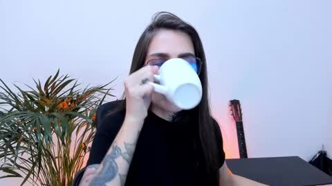 Snapshot of meurief chatting on 02.10.25 Meurif online show from 02.10.25