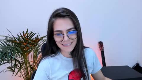 Snapshot of meurief chatting on 02.11.25 Meurif online show from 02.11.25