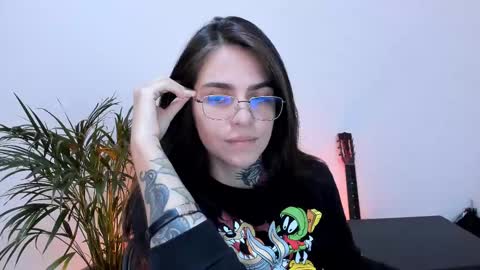 Snapshot of meurief chatting on 02.15.25 Meurif online show from 02.15.25