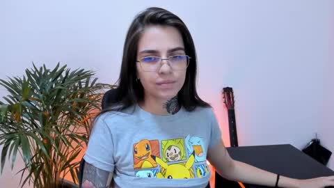 Snapshot of meurief chatting on 02.18.25 Meurif online show from 02.18.25