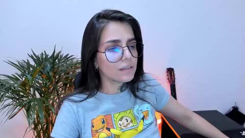 Snapshot of meurief chatting on 02.19.25 Meurif online show from 02.19.25