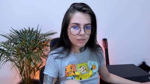 Snapshot of meurief chatting on 02.20.25 Meurif online show from 02.20.25