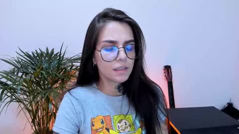 Snapshot of meurief chatting on 02.20.25 Meurif online show from 02.20.25