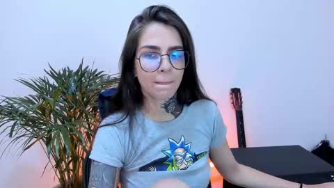 Snapshot of meurief chatting on 02.23.25 Meurif online show from 02.23.25