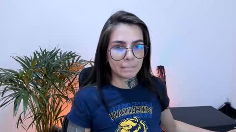 Snapshot of meurief chatting on 02.27.25 Meurif online show from 02.27.25