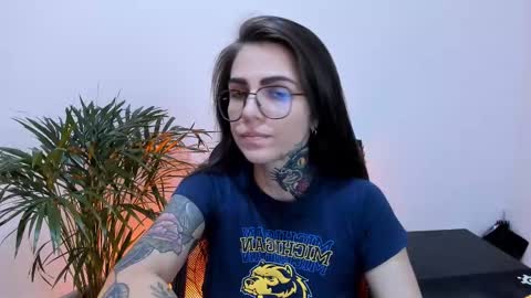 Snapshot of meurief chatting on 02.27.25 Meurif online show from 02.27.25