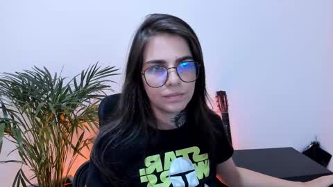 Snapshot of meurief chatting on 03.04.25 Meurif online show from 03.04.25