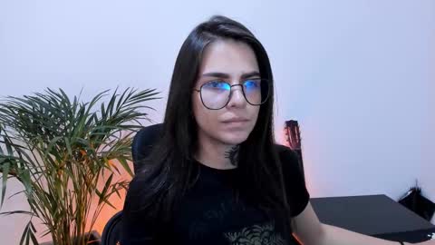 Snapshot of meurief chatting on 03.05.25 Meurif online show from 03.05.25