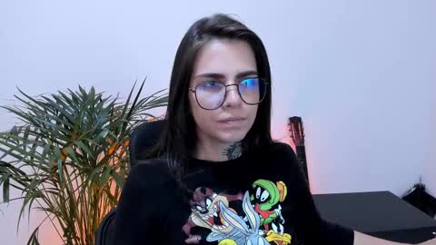 Snapshot of meurief chatting on 03.07.25 Meurif online show from 03.07.25