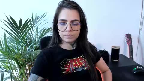 Snapshot of meurief chatting on 09.10.25 Meurif online show from 09.10.25