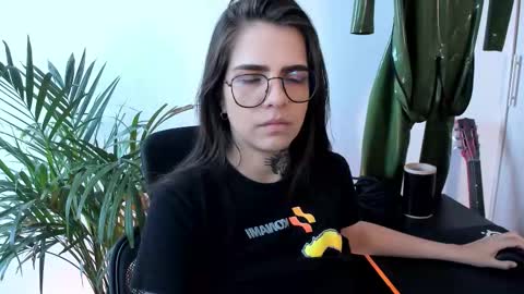 Snapshot of meurief chatting on 09.14.25 Meurif online show from 09.14.25