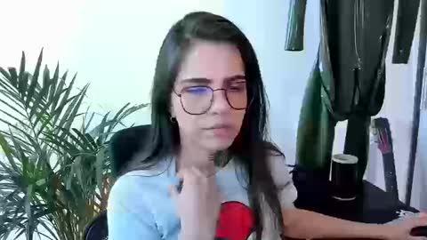 Snapshot of meurief chatting on 09.15.25 Meurif online show from 09.15.25